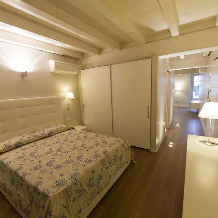 Апартаменты La Casa Del Porto Ловере Экстерьер фото